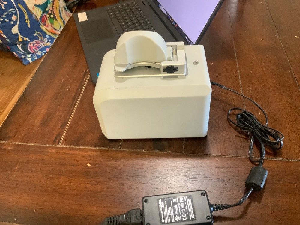 Nanodrop 2000c with Dell Latitude 3520 computer and software