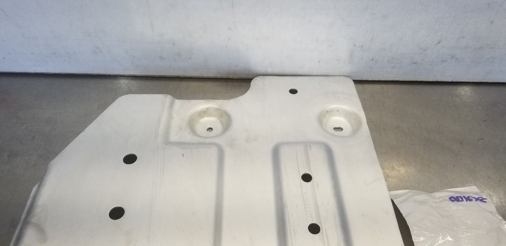 06 GMC SIERRA 2500 FRONT FRAME SKID PLATE