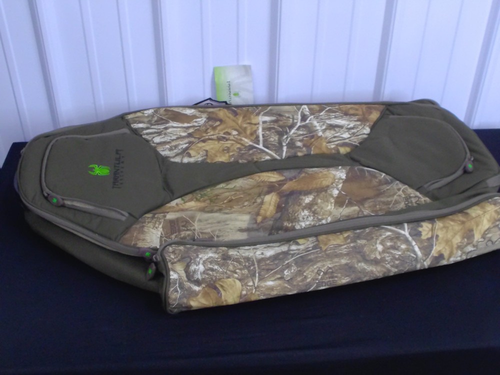 TARANTULA DELUXE COMPACT COMPOUND BOW CASE W/POCKETS NWT 32L X 18W