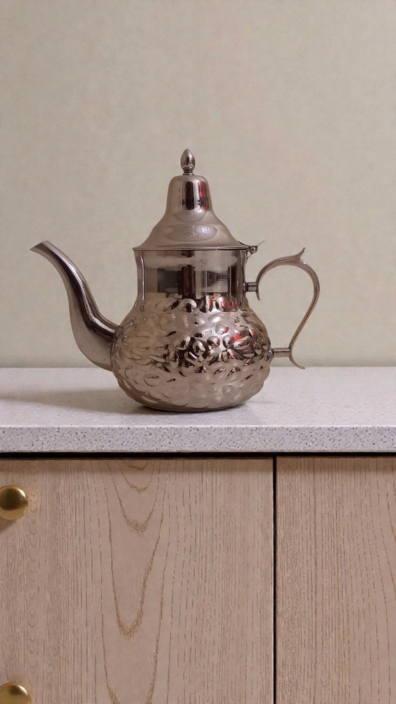 Silver Stainless Steel Teapot  – Classic Kitchen Kettle