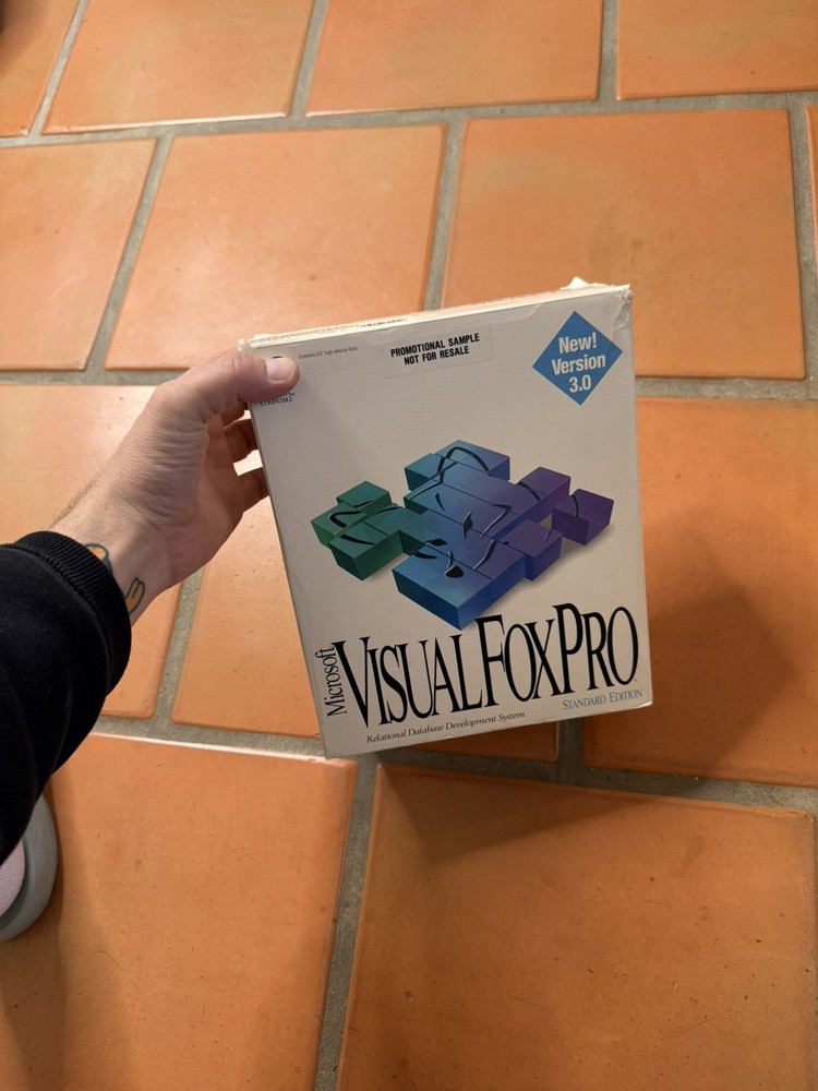 Microsoft Visual FoxPro Professional Edition – Boxed, Complete, Windows 95/NT