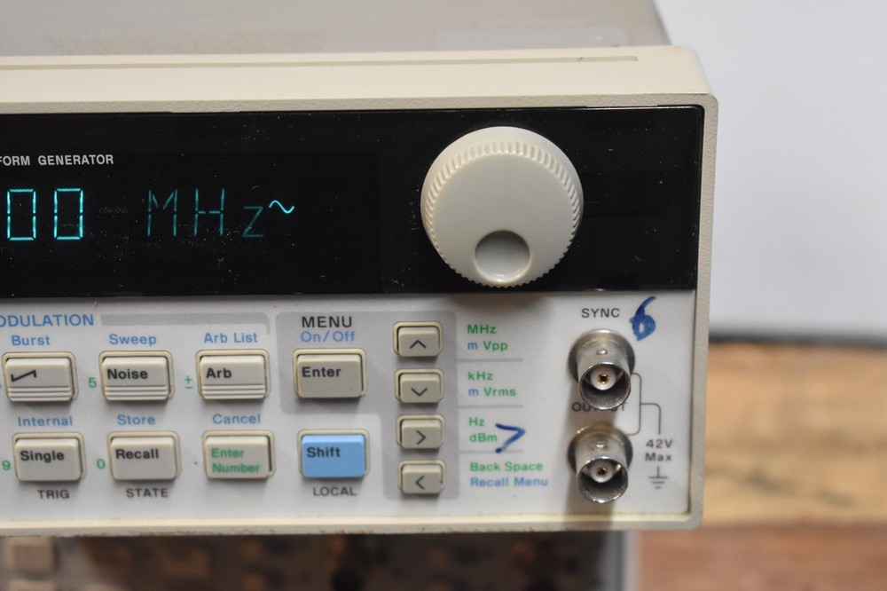 HP Agilent 33120A 15MHz Function Arbitrary Waveform Generator