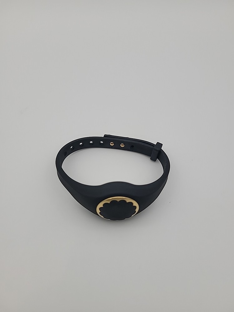 Kate Spade New York Black scallop activity tracker
