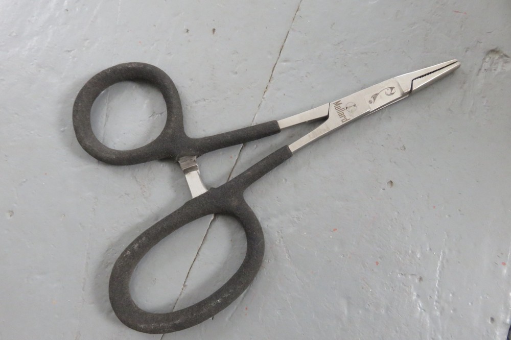 Fly fishing forceps