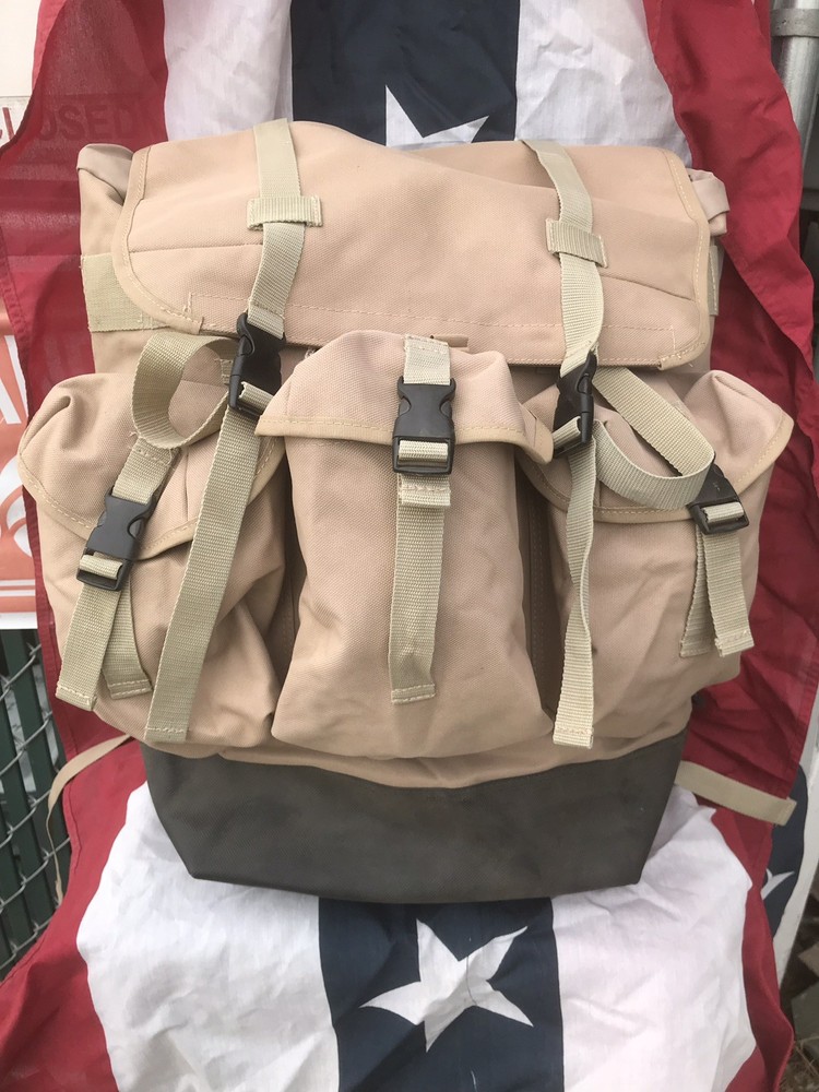 FLYING CIRCLE LARGE FIELD PACK