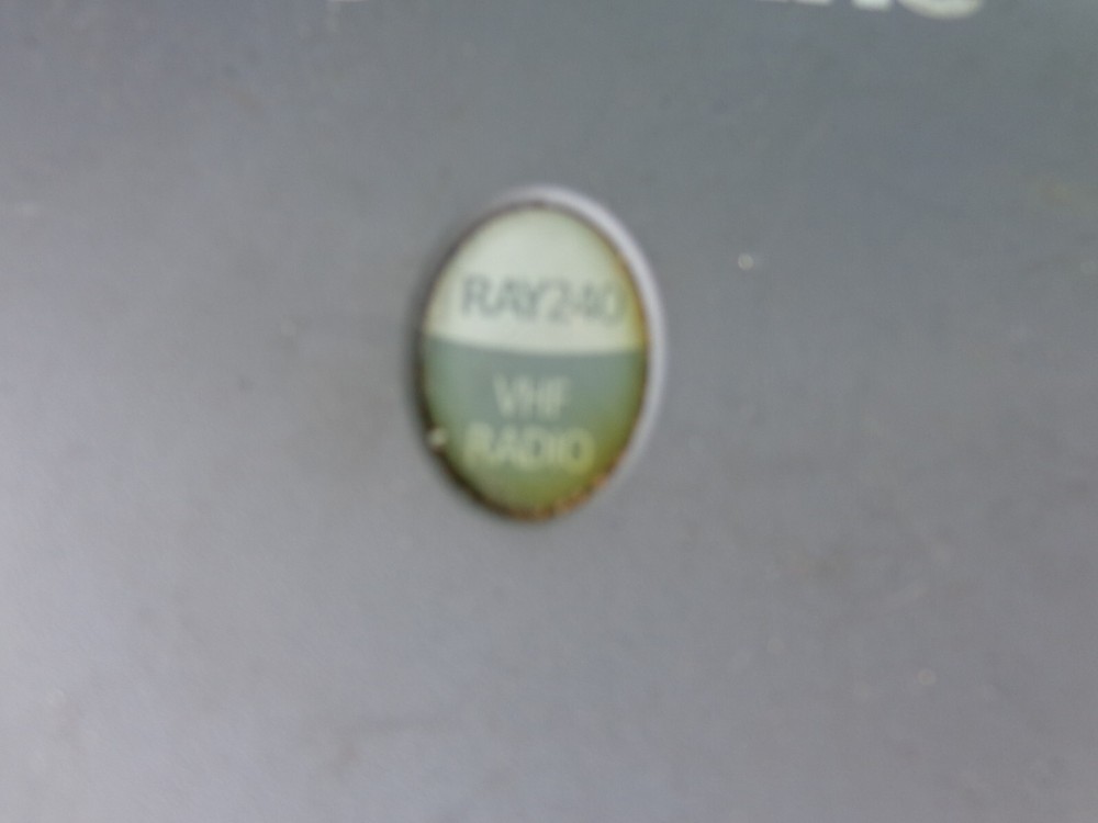 Raymarine Ray240 Marine VHF Box