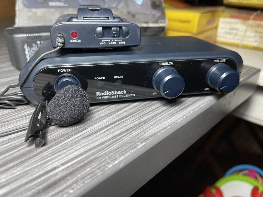 Wireless Lapel Microphone System 171.905 MHZ RadioShack