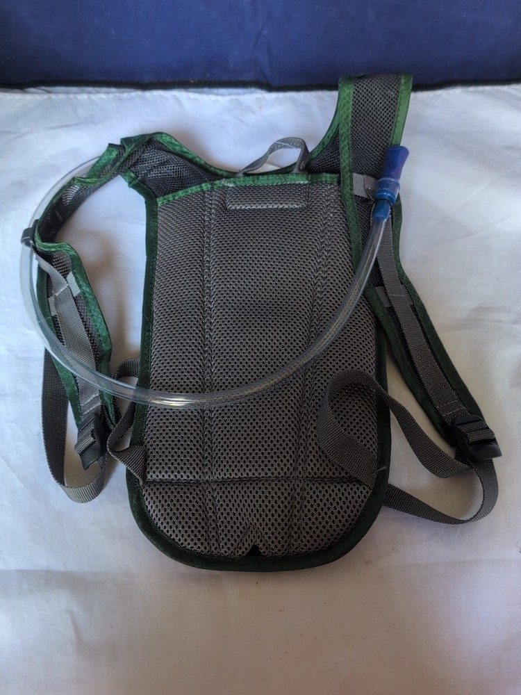 NWT Bass Pro Shops Eclipse 1.5L Hydration Fluids Backpack Reflective Adjustable