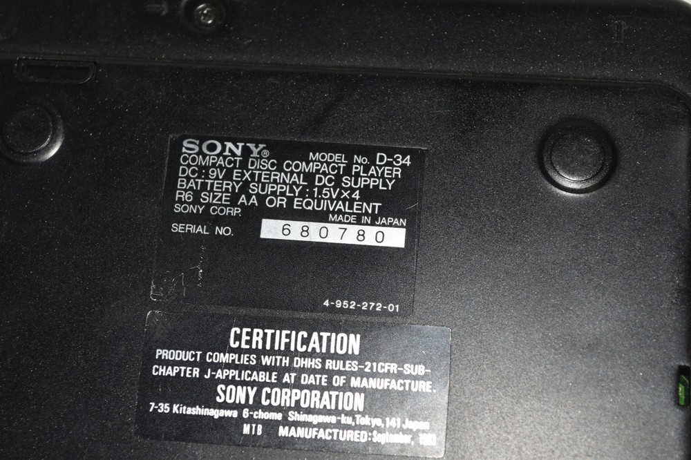 SONY DISCMAN CD COMPACT PLAYER D-34 (JCC22)