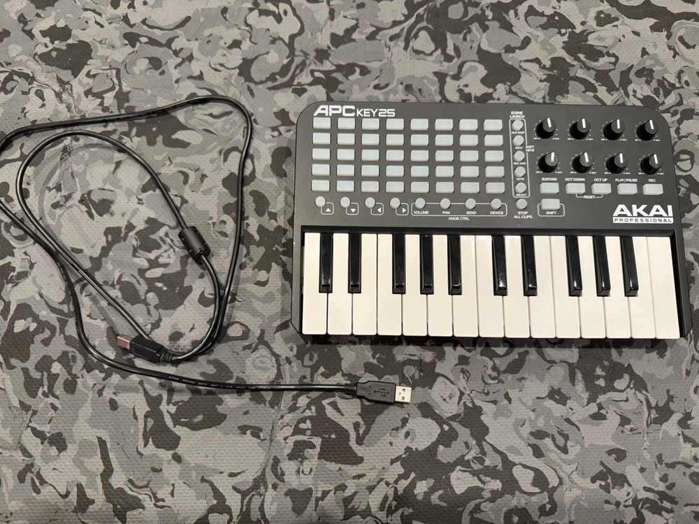Akai APC Key 25 MIDI Keyboard Controller Pad Triggers