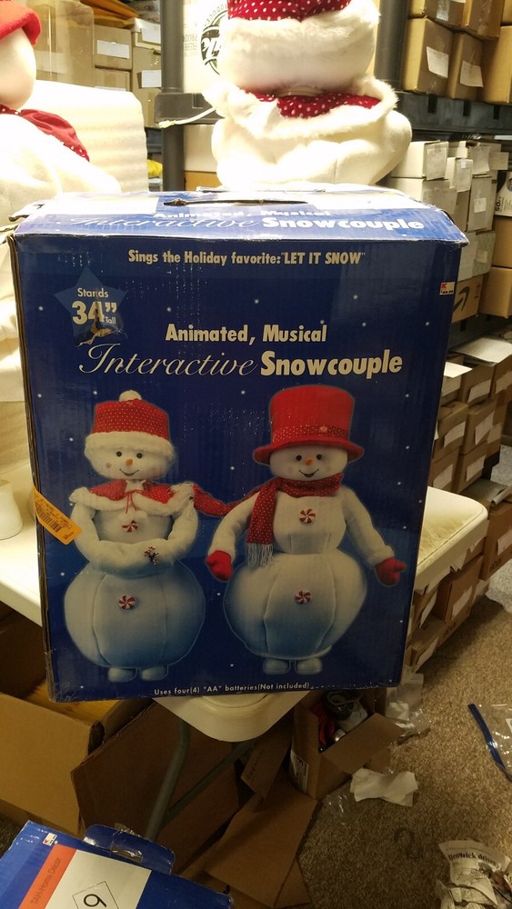 Animated Musical Interactive 34" Snowcouple