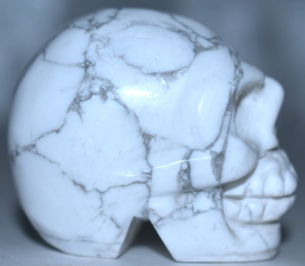 Pretty Howlite Skull 2.03"/123 Grams