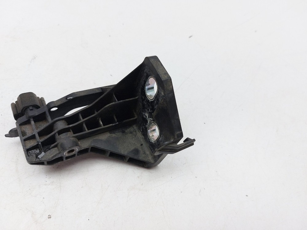 MERCEDES BENZ C CLASS W205 FRONT SLAM PANEL BRACKET LEFT PASSENGER SIDE 2018