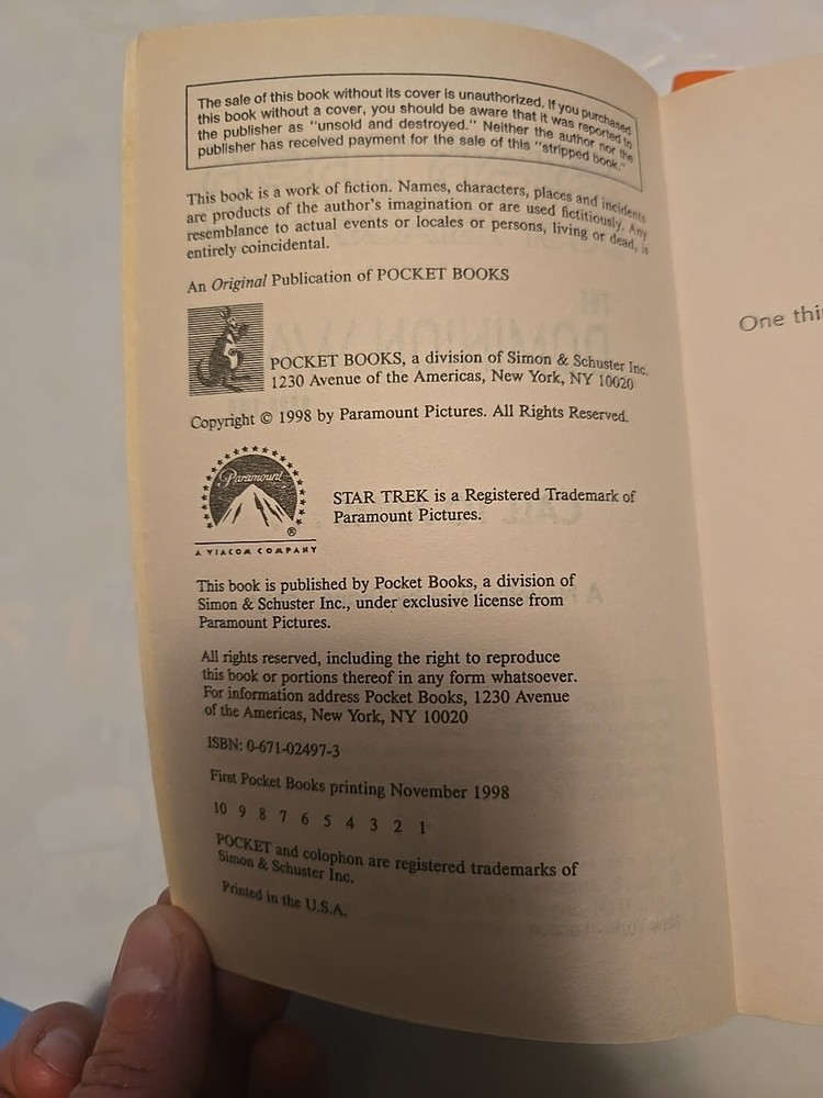 2 Star Trek and Deep Space Nine Paperback Books (2,4)