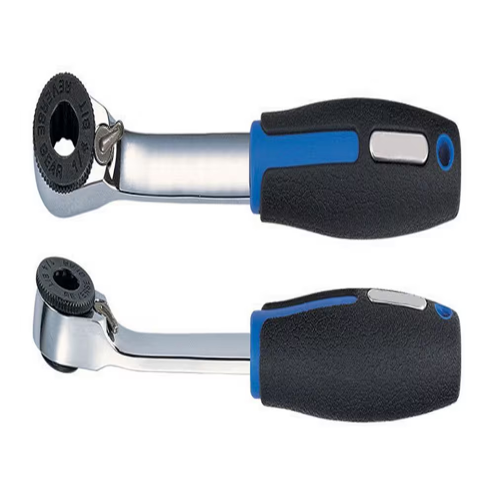 Close Quarters Bit Ratchet with Handle