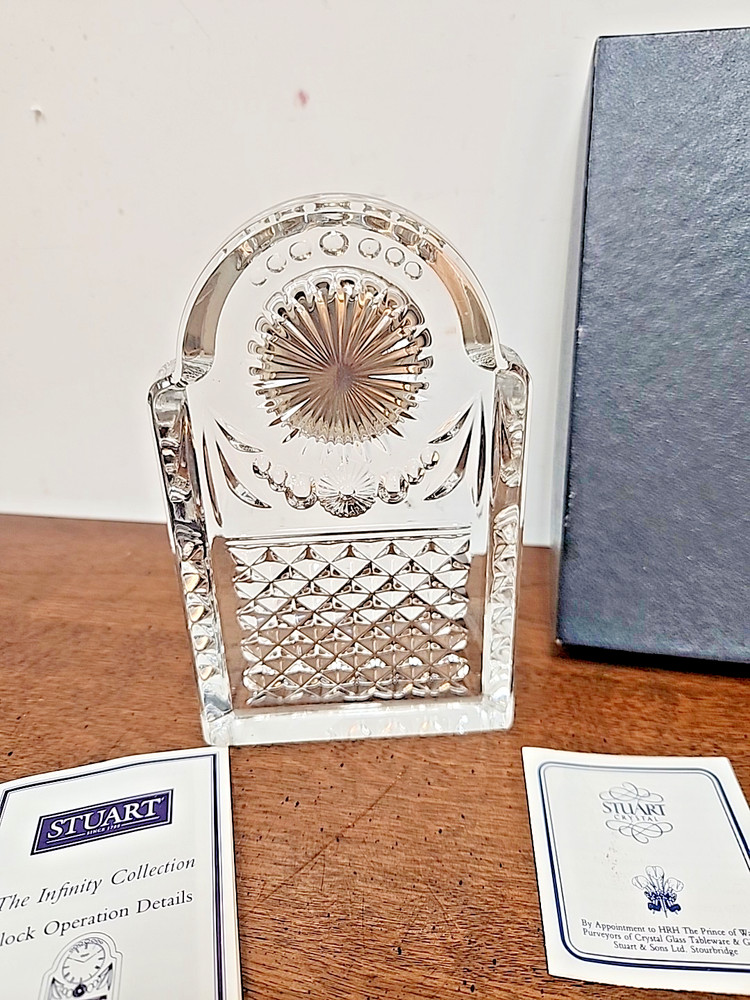 NIB STUART CRYSTAL BEACONSVILLE CLOCK