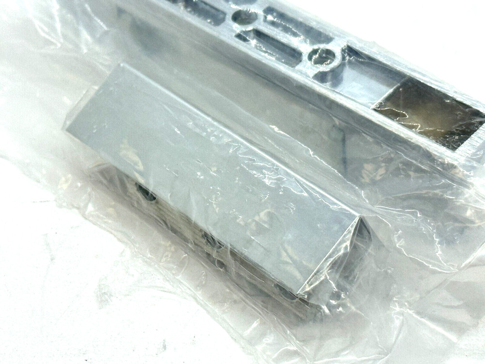 Component Hardware R42-2840 Edgemount Hinge 5/8" Offset