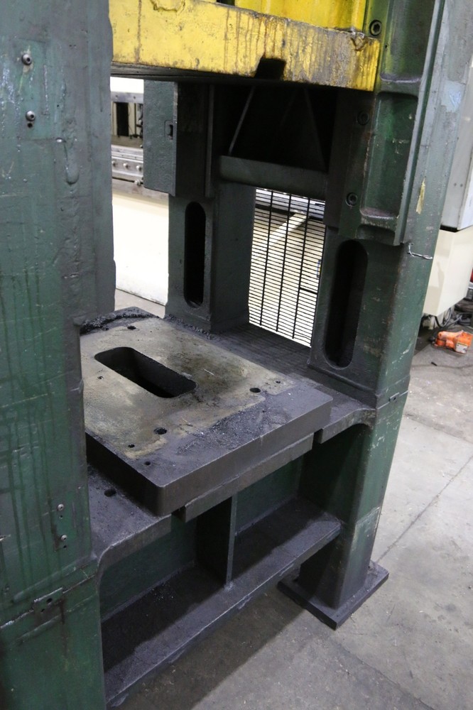 150 TON ERIE MODEL S1-150-27-33 SSSC PRESS: YODER #71164