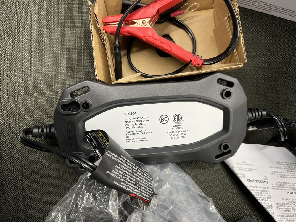 VECTOR VECBC4 4 Amp Battery Charger/Maintainer New