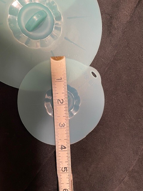 Silicone set of lids