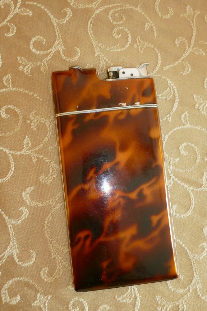 1930's Vintage cigarette lighter plus case