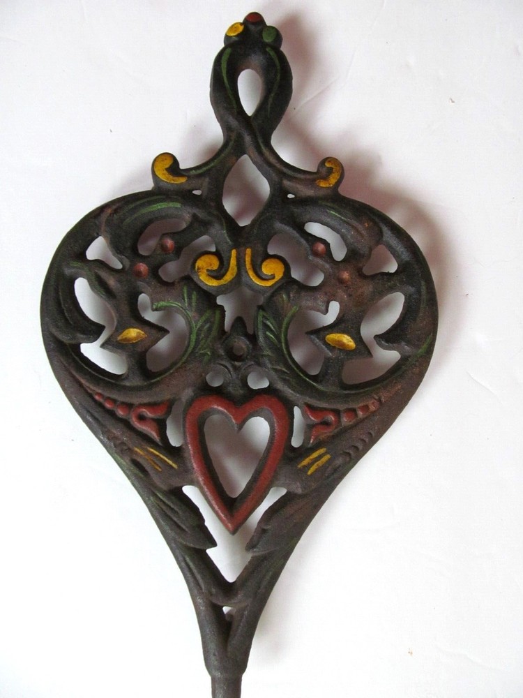 Wilton Cast iron painted heart trivet