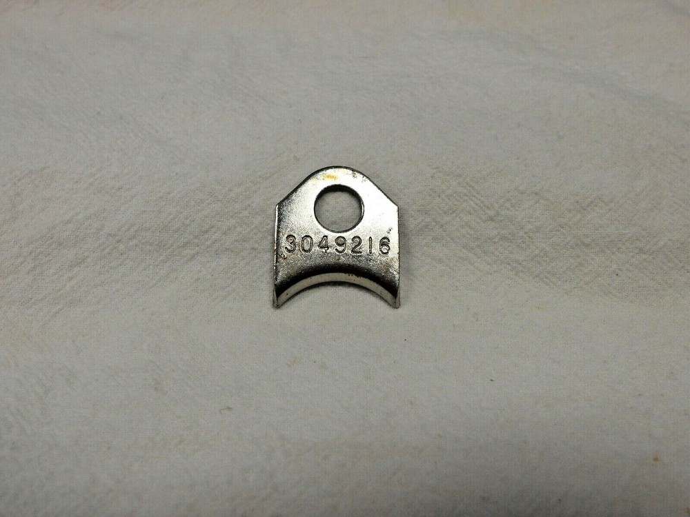 CUMMINS 3049216 Clamp