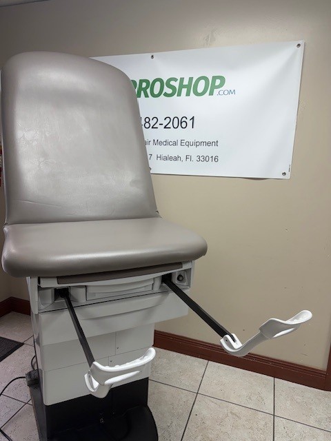 Midmark Ritter 224 Exam Table