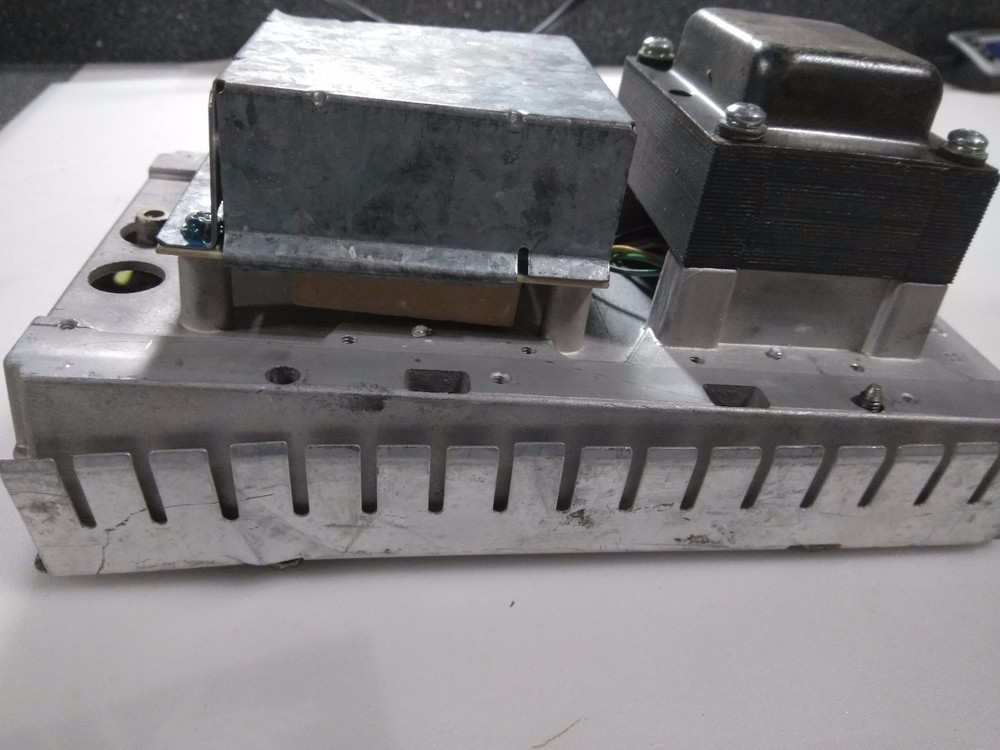 GENERAL INSTRUMENT JLC-7-450-2W AMLIFIER