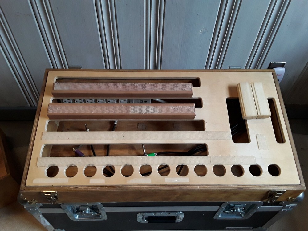 Custom Pedalboard Anvil case