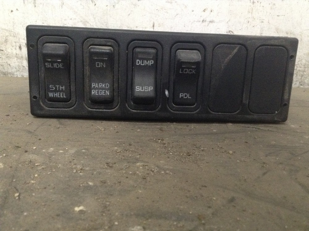 International PROSTAR SWITCH Dash Panel - Used