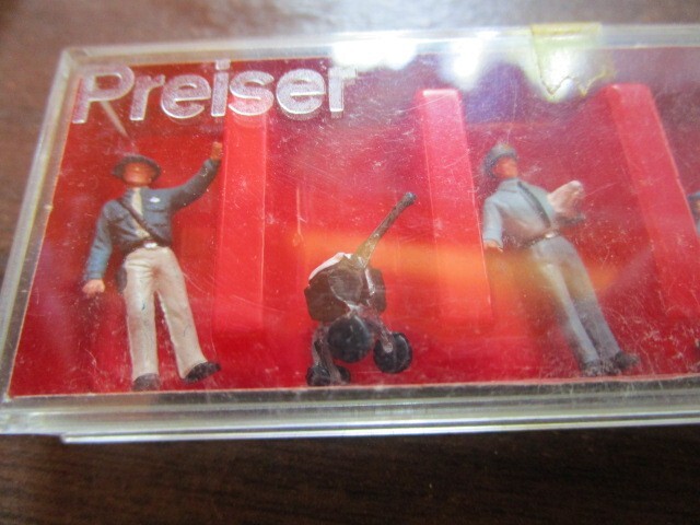 Preiser HO #10014 Different Professions (Hand Painted) Plastic