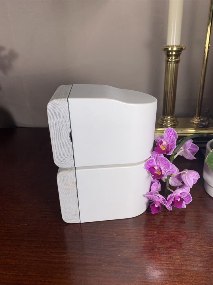 One Bose Lifestyle Acoustimass Double Cube Speaker