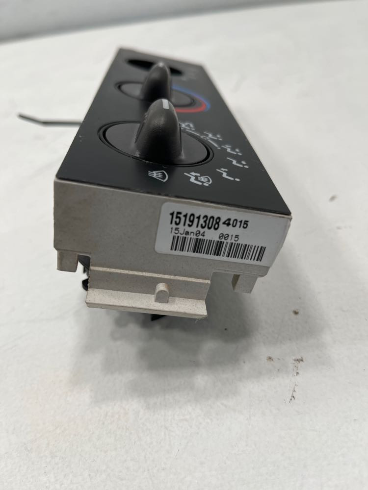 2004 GMC C6500 Climate Control (718-10792)