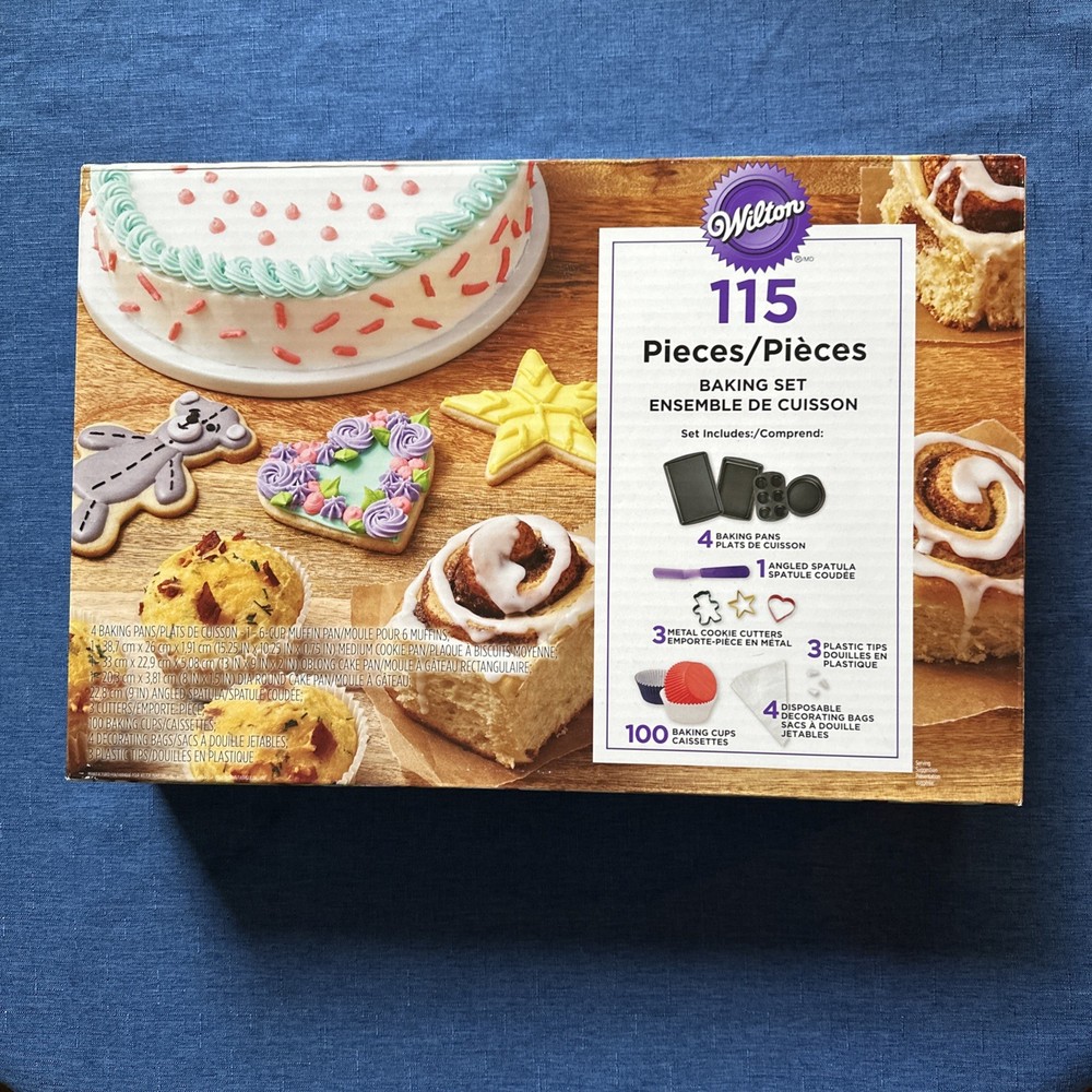 NEW Wilton 115 Piece Baking Set