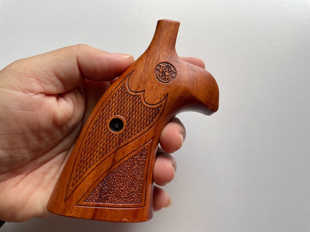 Cool Grip for S&W K/L Frame Round Butt 686 Checkered Opened Back