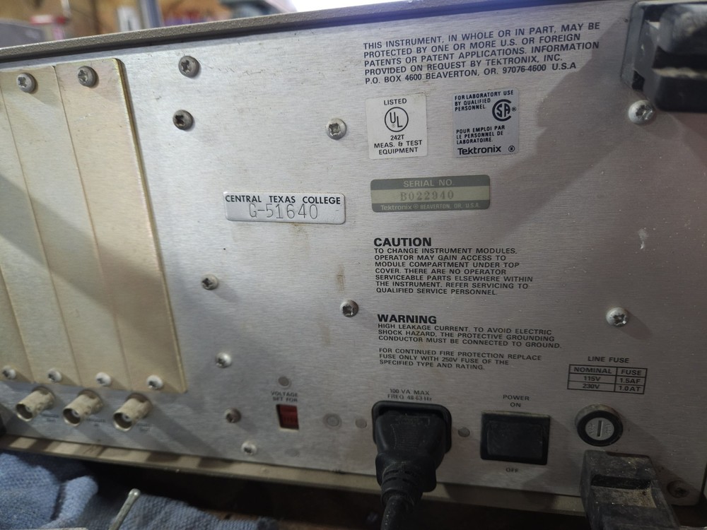 Tektronix 1230 Logic Analyzer
