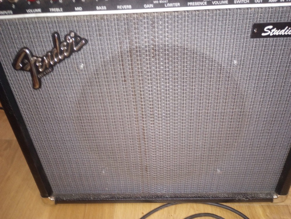 FENDER STUDIO 85 GUITAR AMPLIFIER WORKS GREAT!