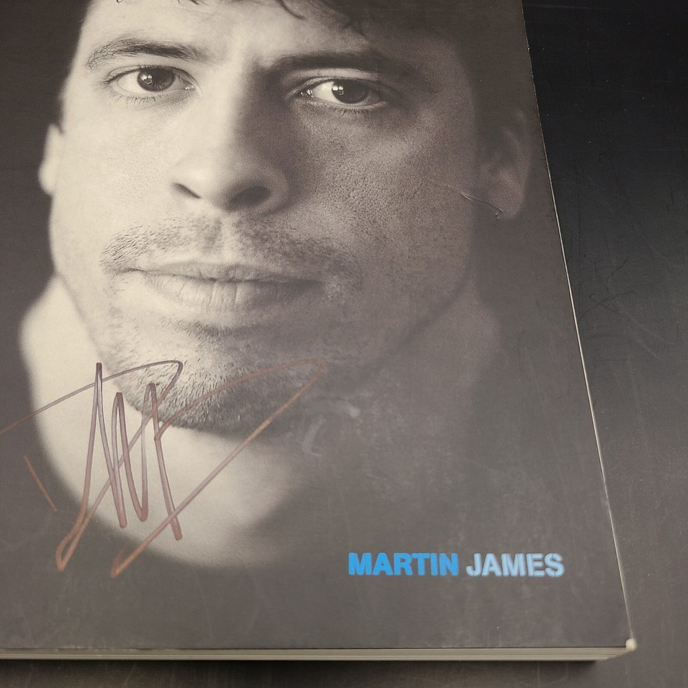 Dave Grohl Autographed Foo Fighters, Nirvana & Other Misadventures Beckett Auth.