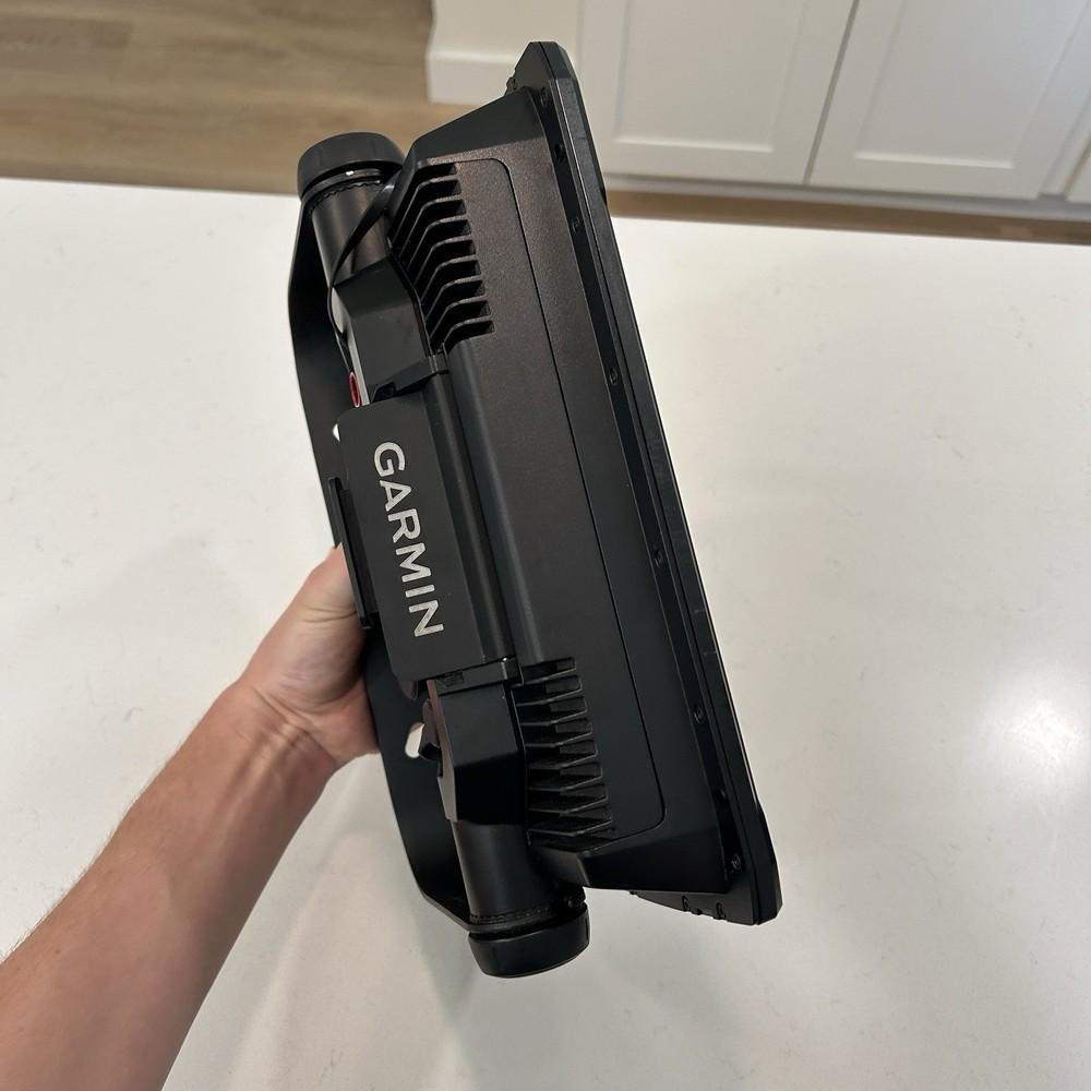 Garmin ECHOMAP Ultra 106sv Head Unit Chartplotter GPS Fishfinder Tested