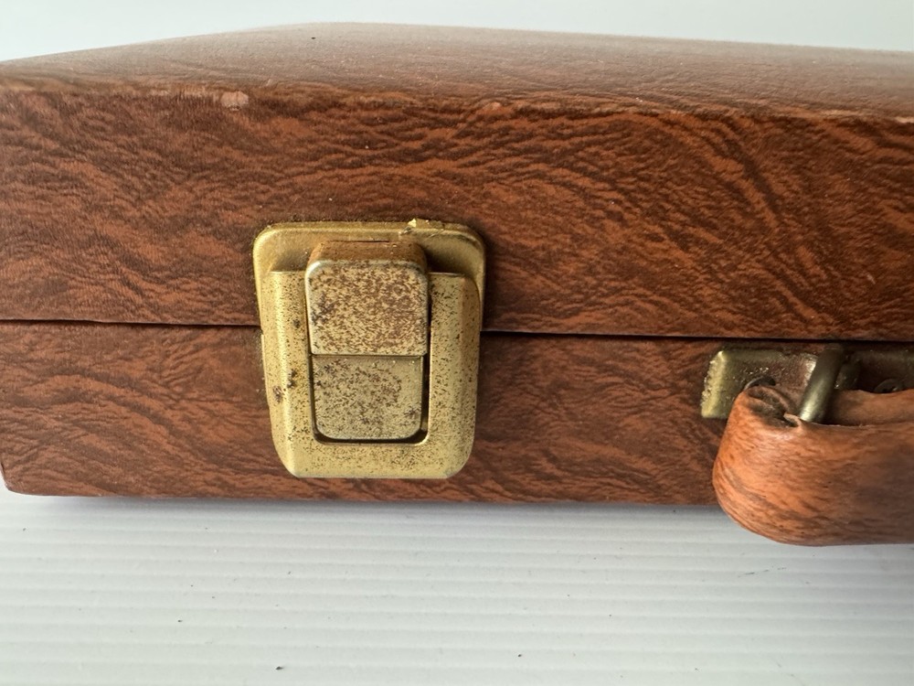 Vintage Backgammon Set Game Deluxe Cork Board Brown Solid Briefcase Complete