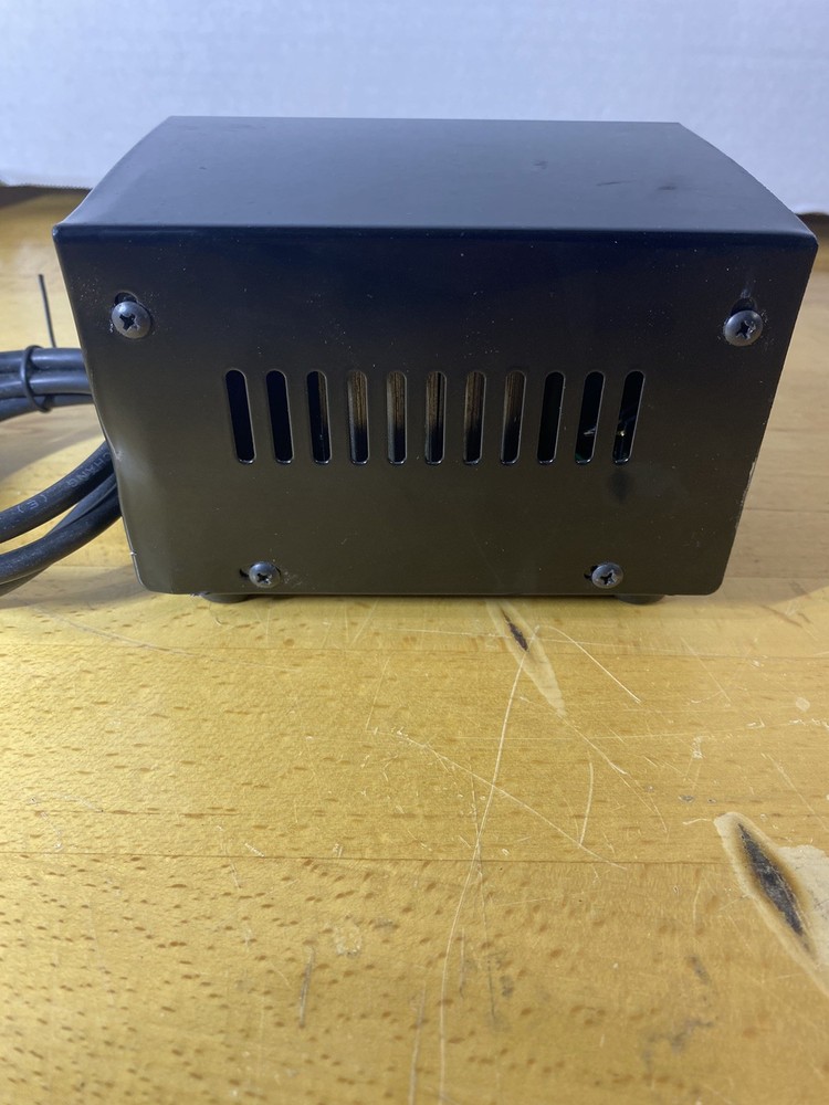 AED International Step Up & Down Transformer VC-200 - 110-220v