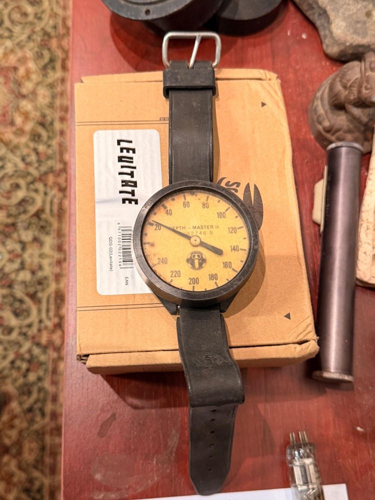 Depth Master scuba diving gauge