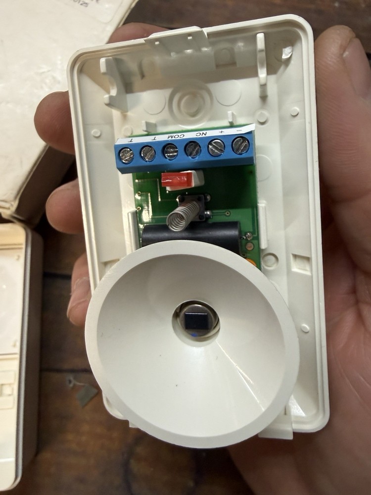 6255-W GE Sentrol Motion Sensor