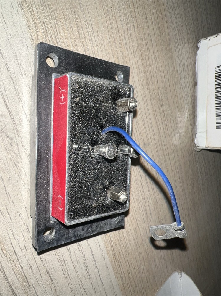 International Regulator 14 VOLT 461041C1
