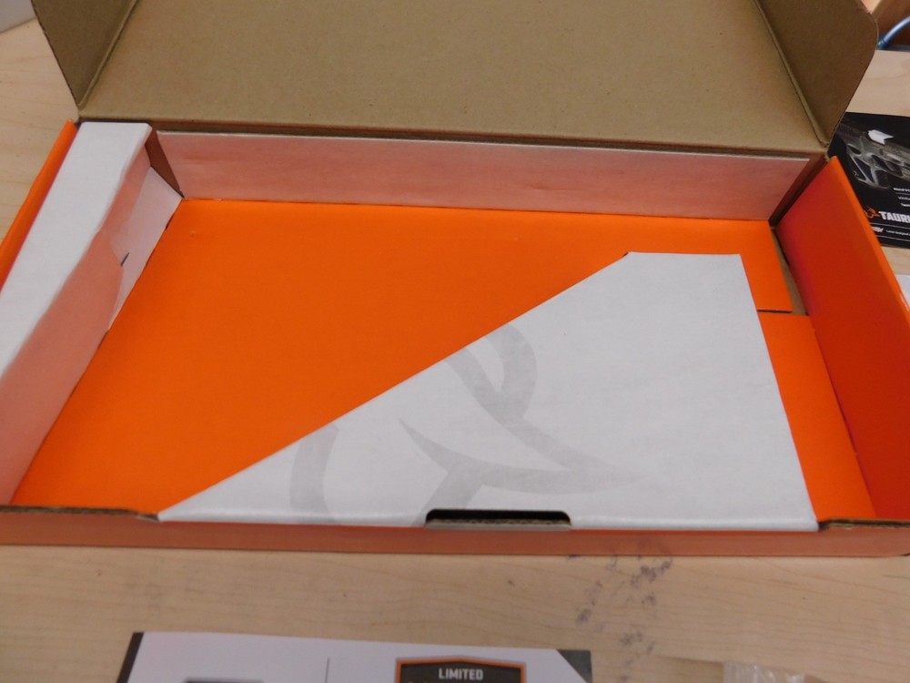 Taurus G3 - 9mm Factory Box + STUFF