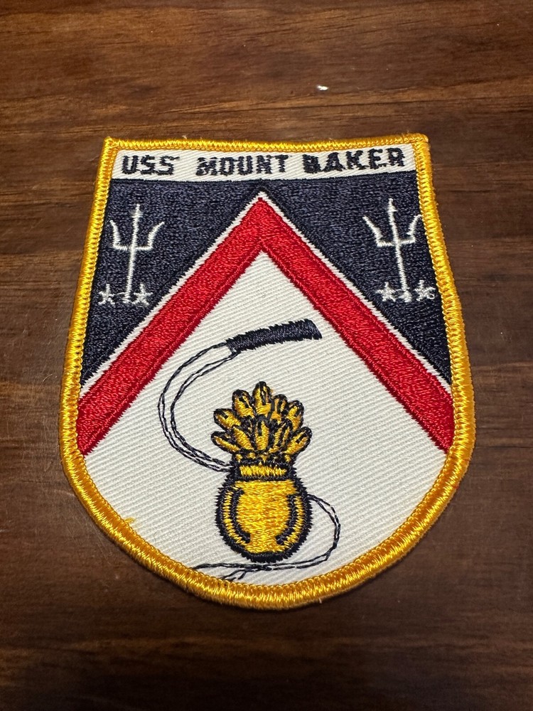 Vintage US Navy USS Mount Baker AE-4 Ship Patch