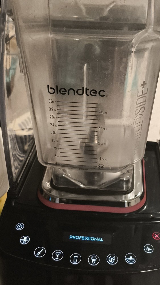 Blendtec Professional Blender WildSide+ Jar Electronic Control 36oz Copolyester