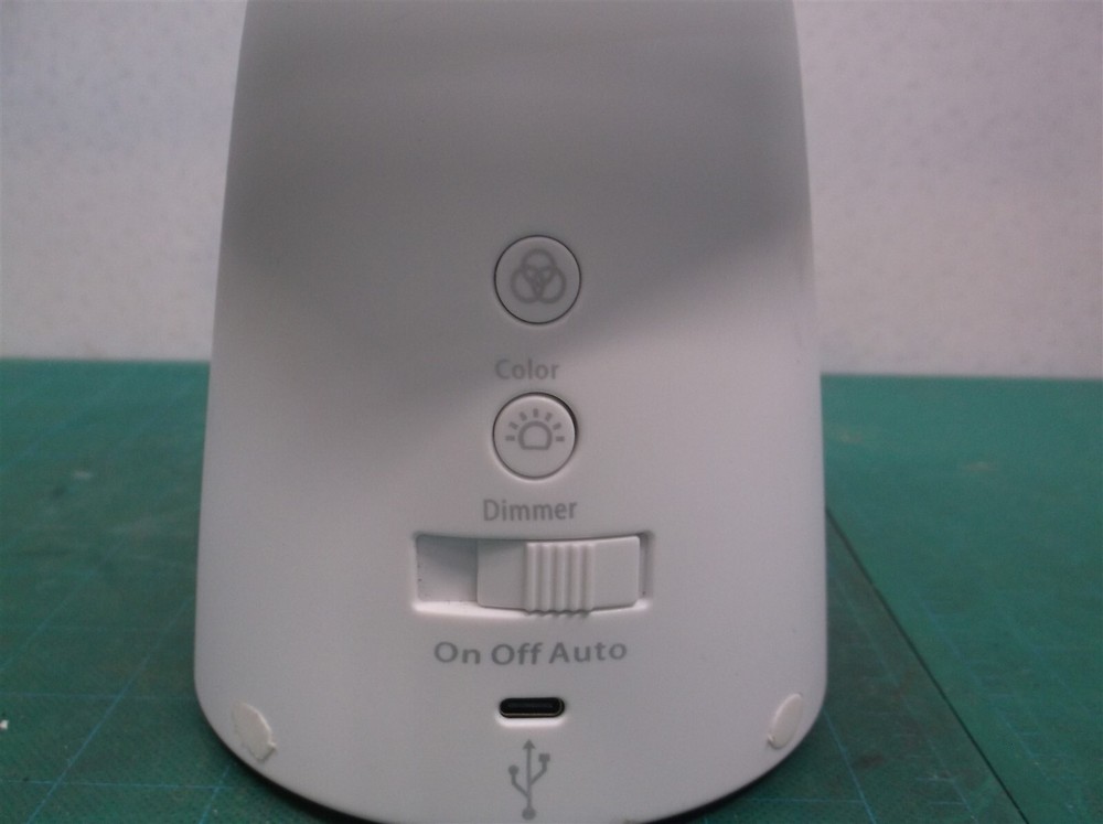 Dual powered color change led light battery/usb