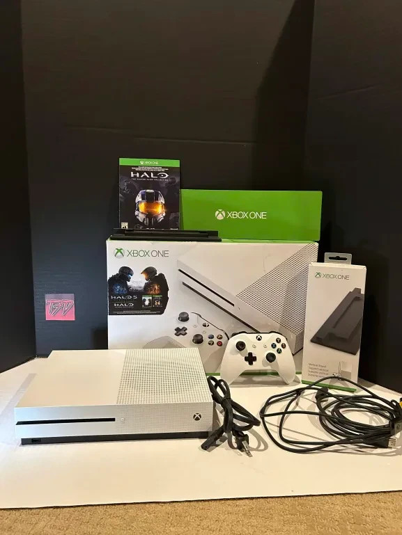 Microsoft Xbox One S White 500GB Halo Collection Open Box Complete + Controller